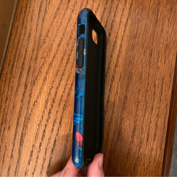 🚫DONATED🚫iPhone 7/8/SE Case - Picture 2 of 3